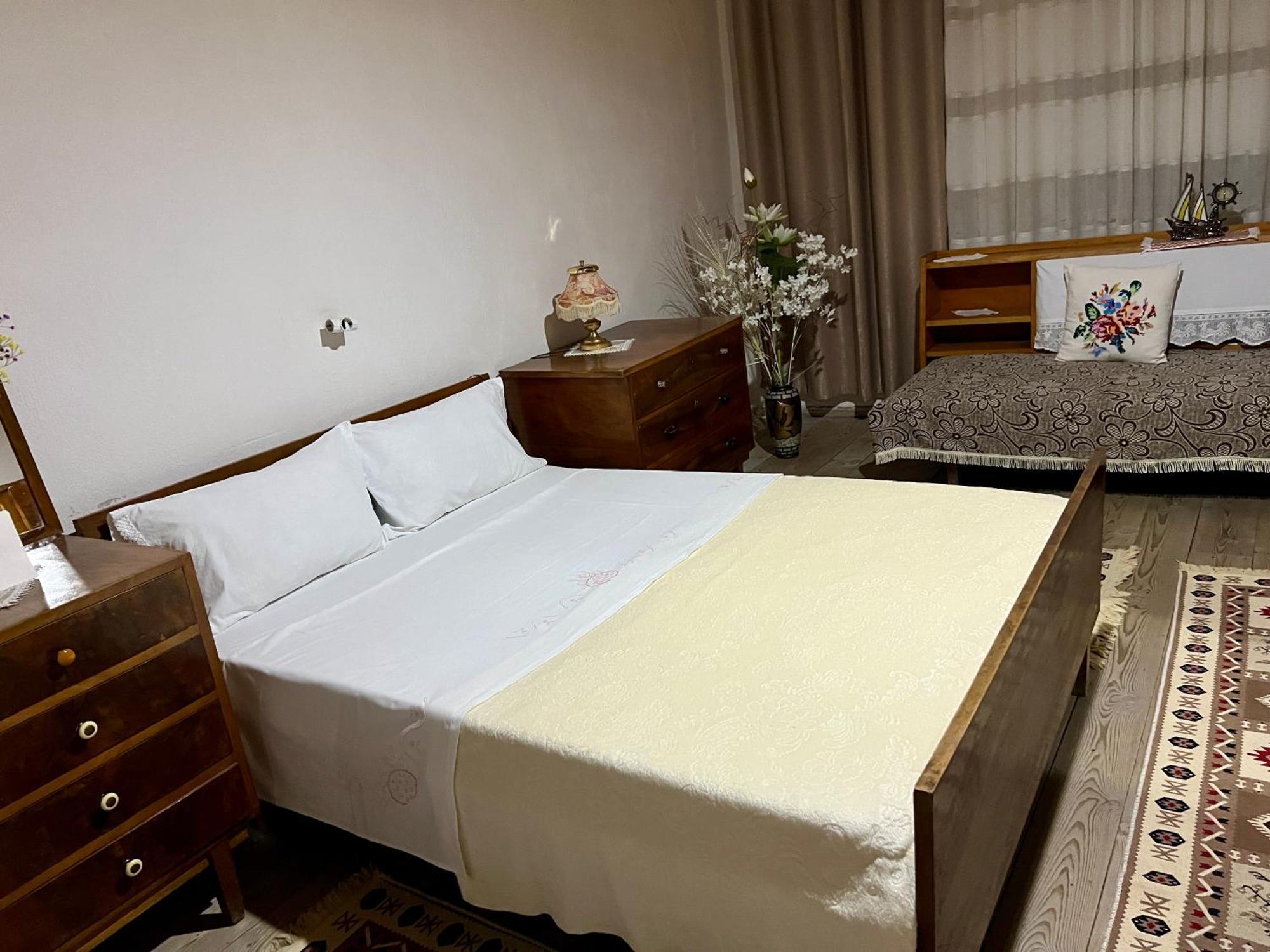 Tourists Guest House Gjirokastër Dış mekan fotoğraf