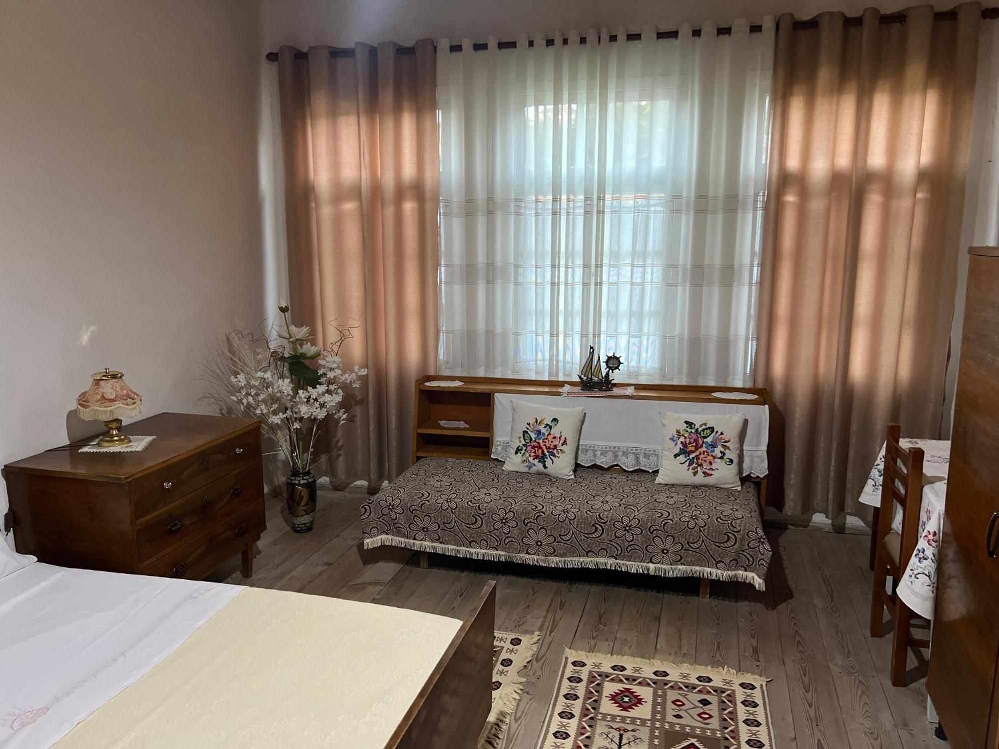 Tourists Guest House Gjirokastër Dış mekan fotoğraf